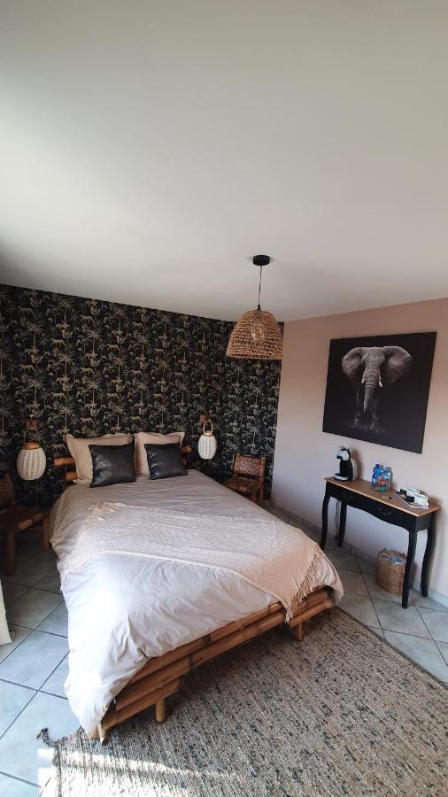 Bed and Breakfast Le Coup De Foudre Le Molay-Littry Экстерьер фото