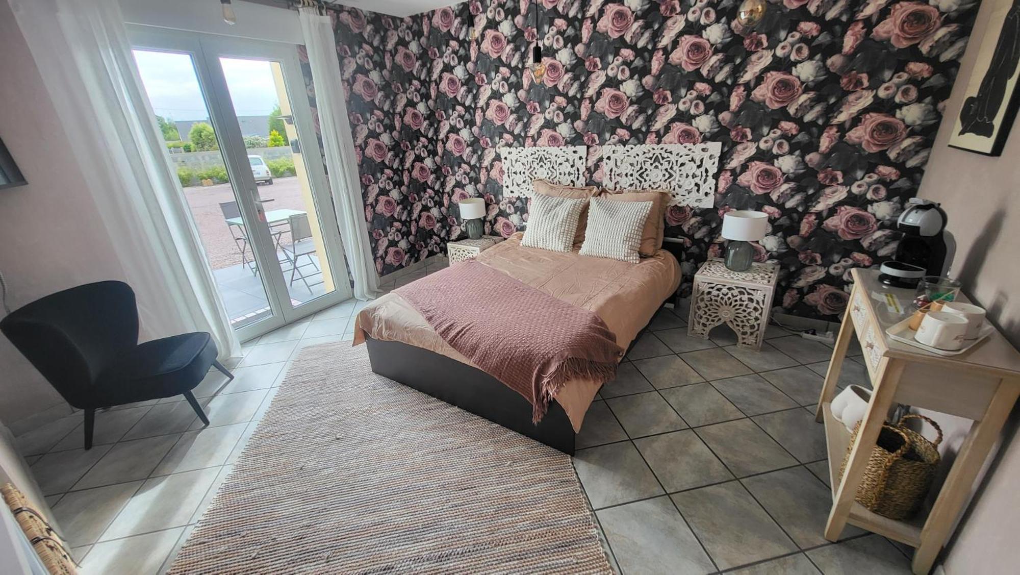 Bed and Breakfast Le Coup De Foudre Le Molay-Littry Экстерьер фото
